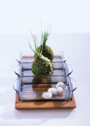 飲食店に置かれているテーブルランプ